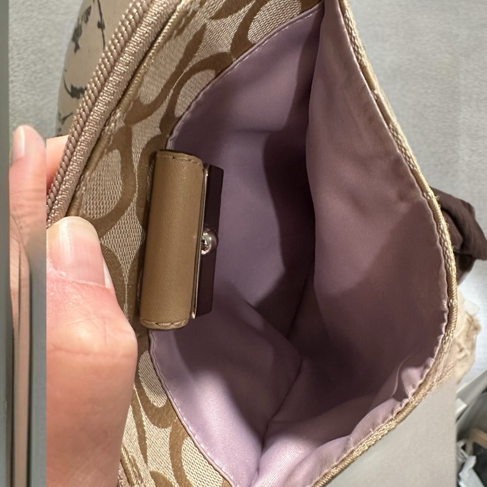 EUC Coach Monogramed Kristin Swingback Crossbody - Gold/Tan Tones - Picture 4 of 6